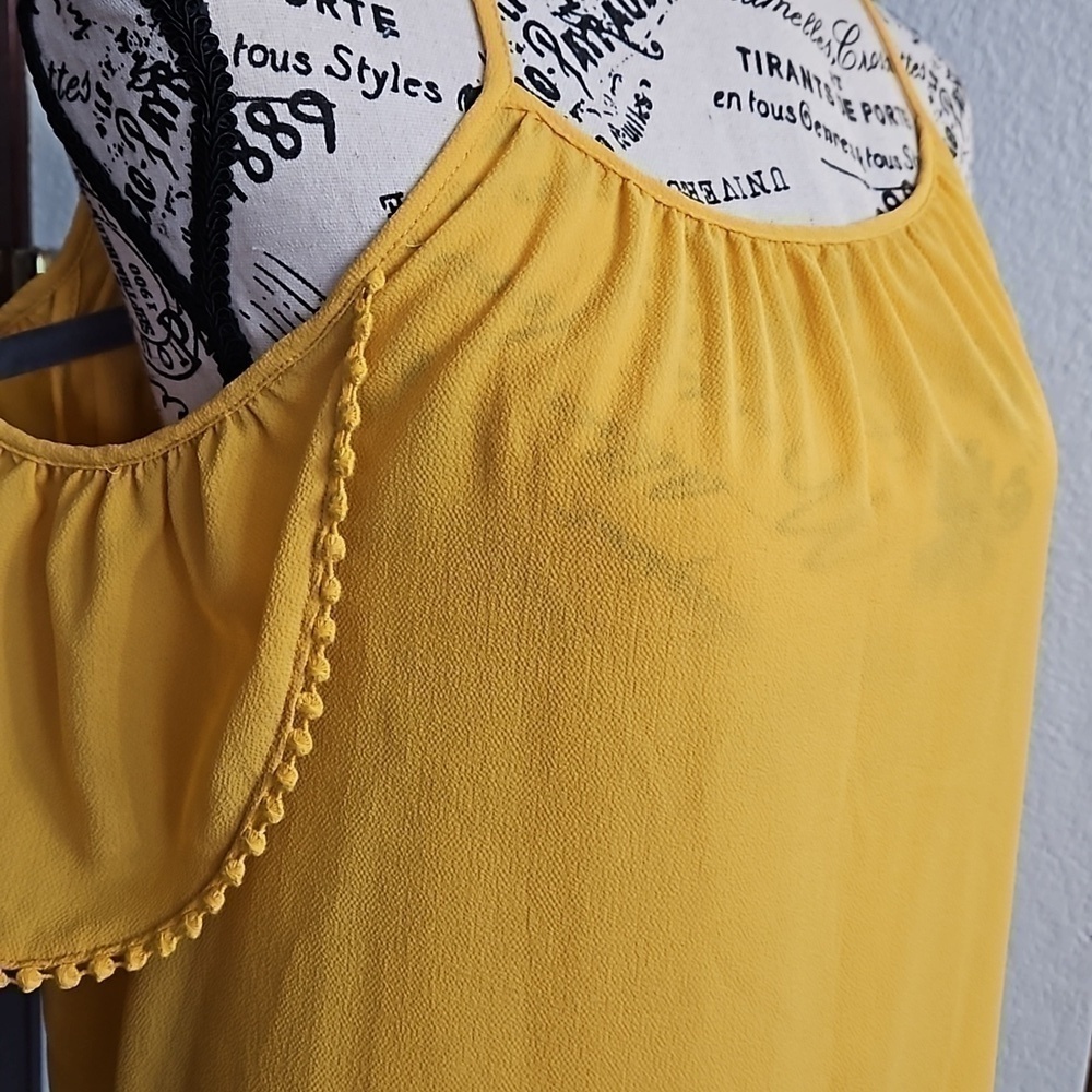 Off Shoulder Top Size Extra Large - Picture 2 of 4